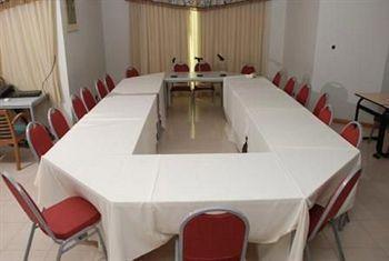 أكرا Le Baron Hotel المظهر الخارجي الصورة